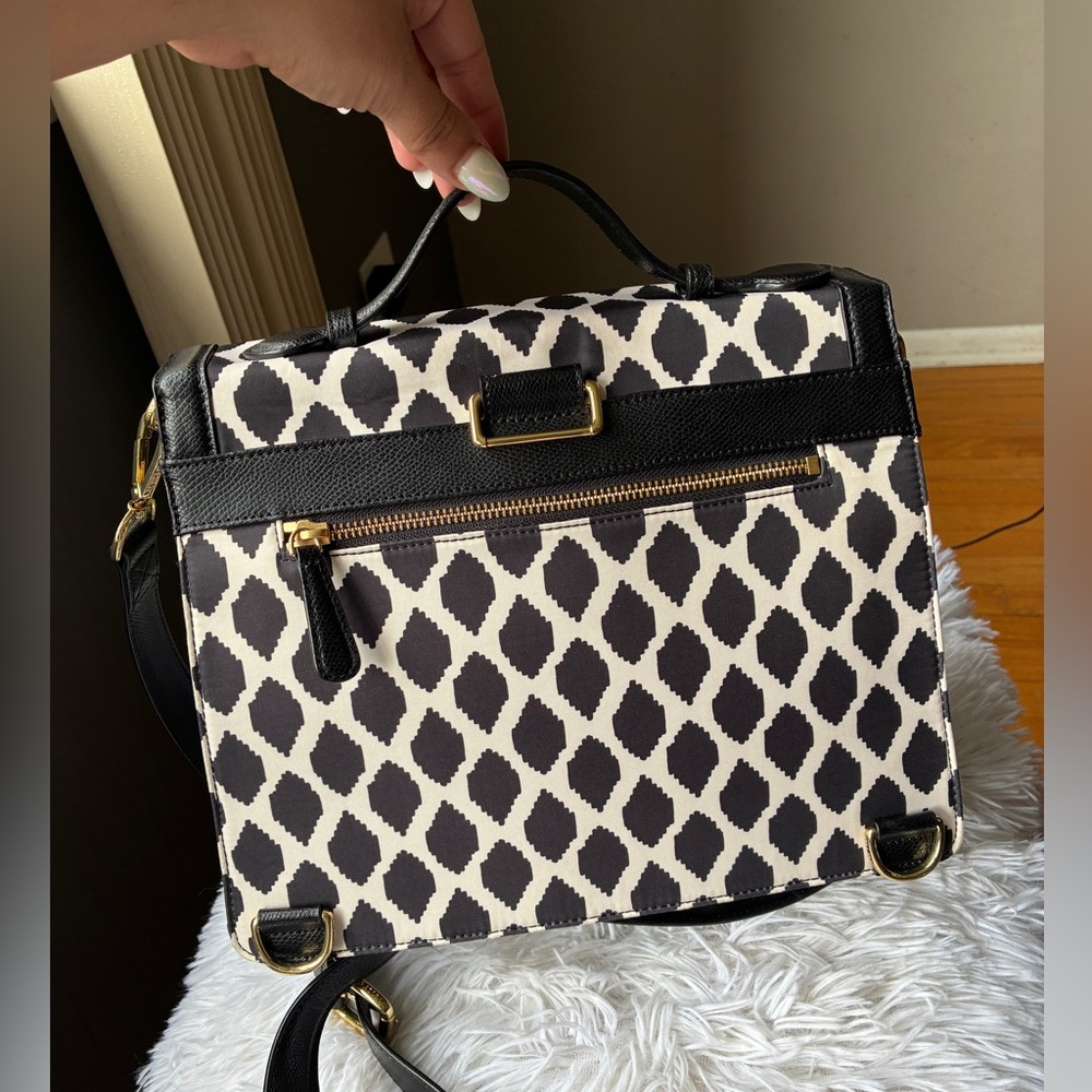 Vera Bradley Changed it Up Crossbody Ikat Spot 🖤 - Picture 6 of 14
